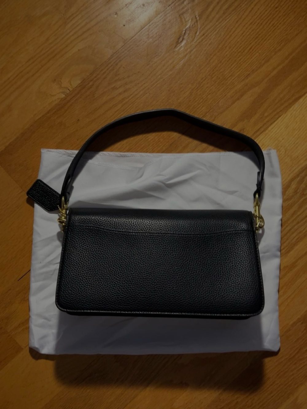 Coach Black Pebbled Leather Shoulder Bag with Gold C Clasp - Picture 3 of 3